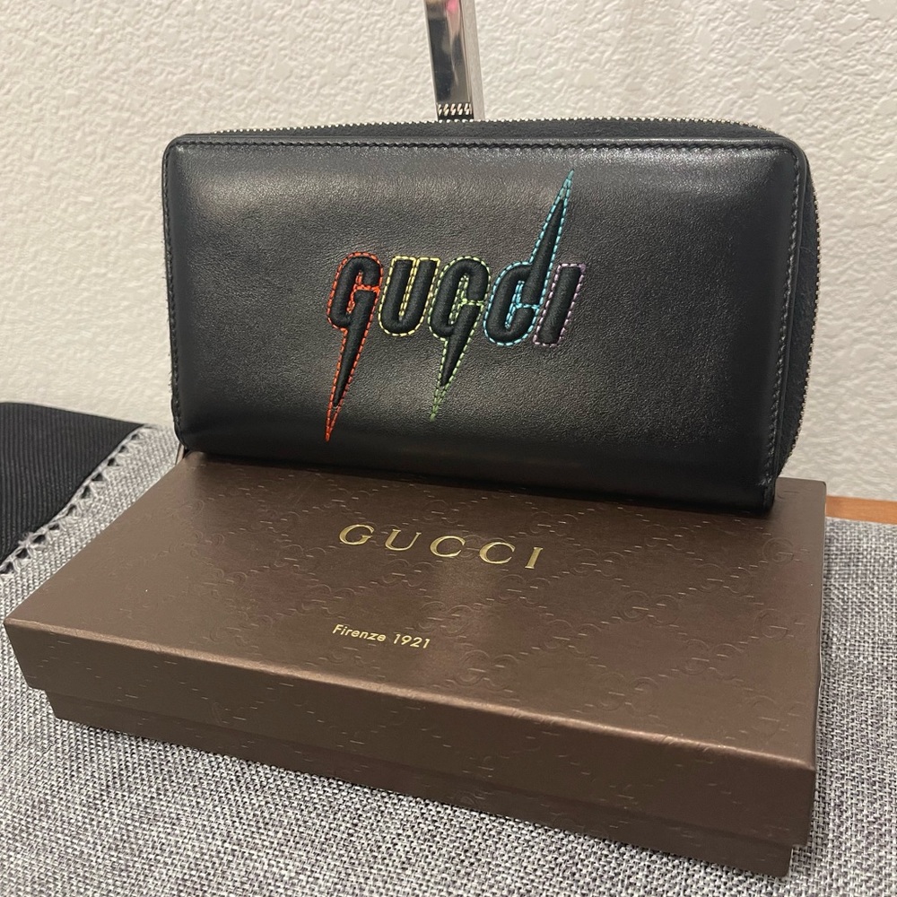 18. Gucci Black Blade Zip Around Wallet - Picture 9 of 12